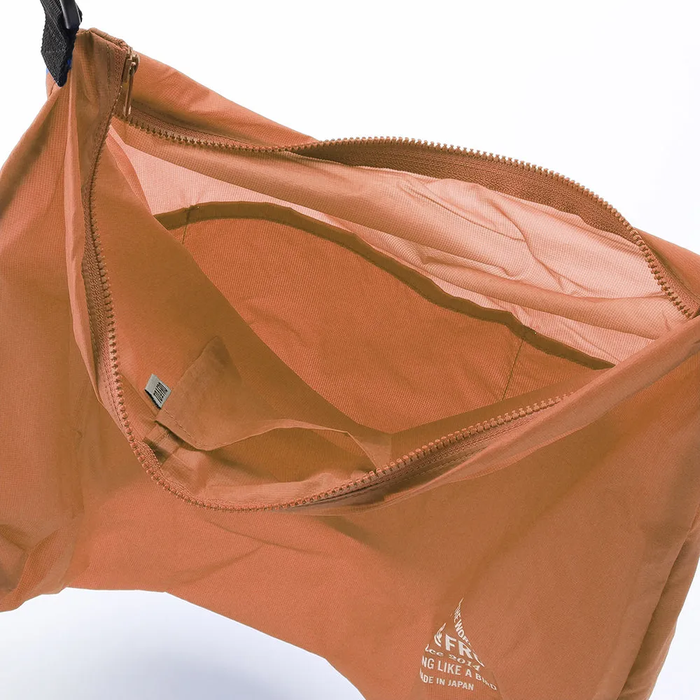 10th ULTIMATE LIGHT SHOULDER BAG