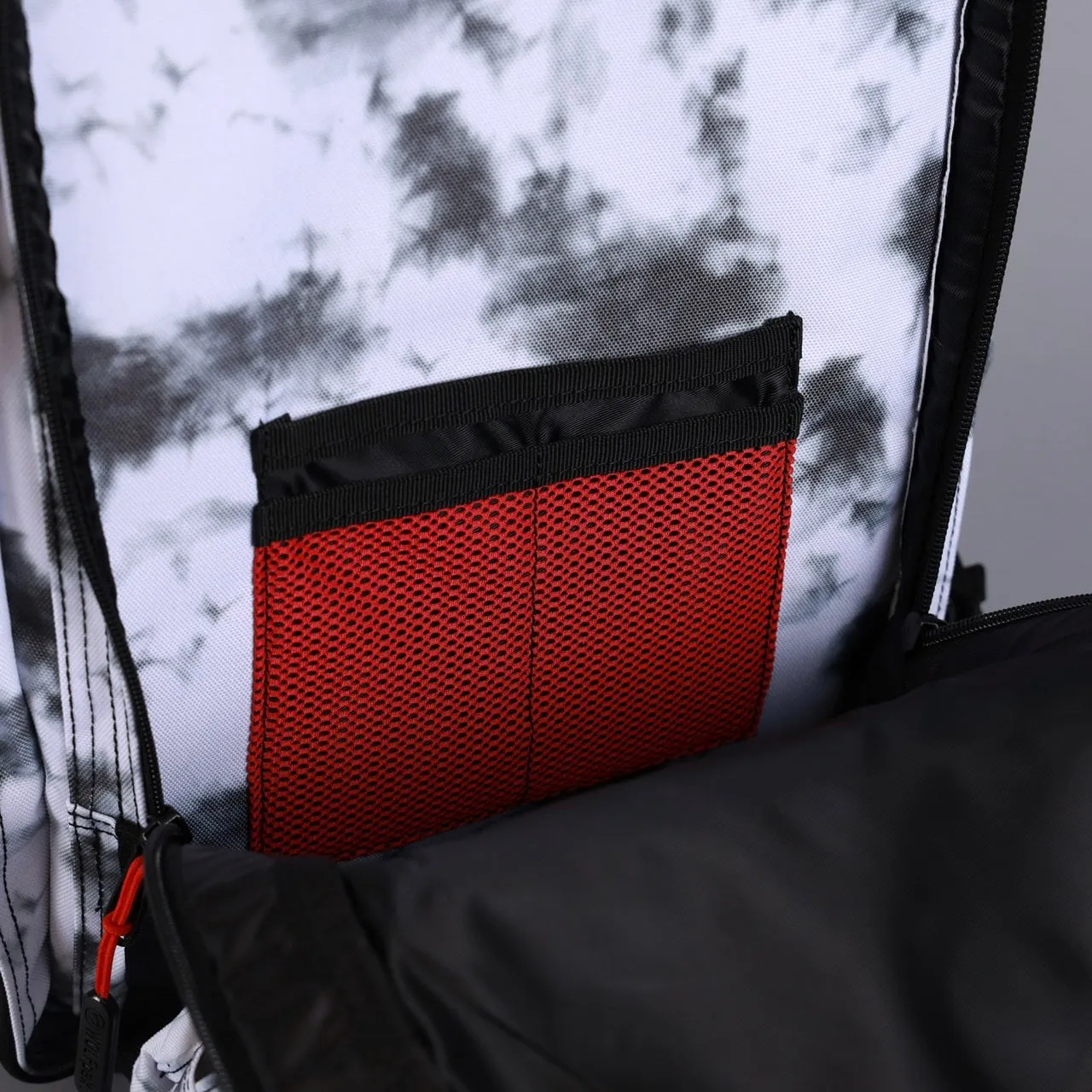 25L Backpack Timber Wolf Savage Red
