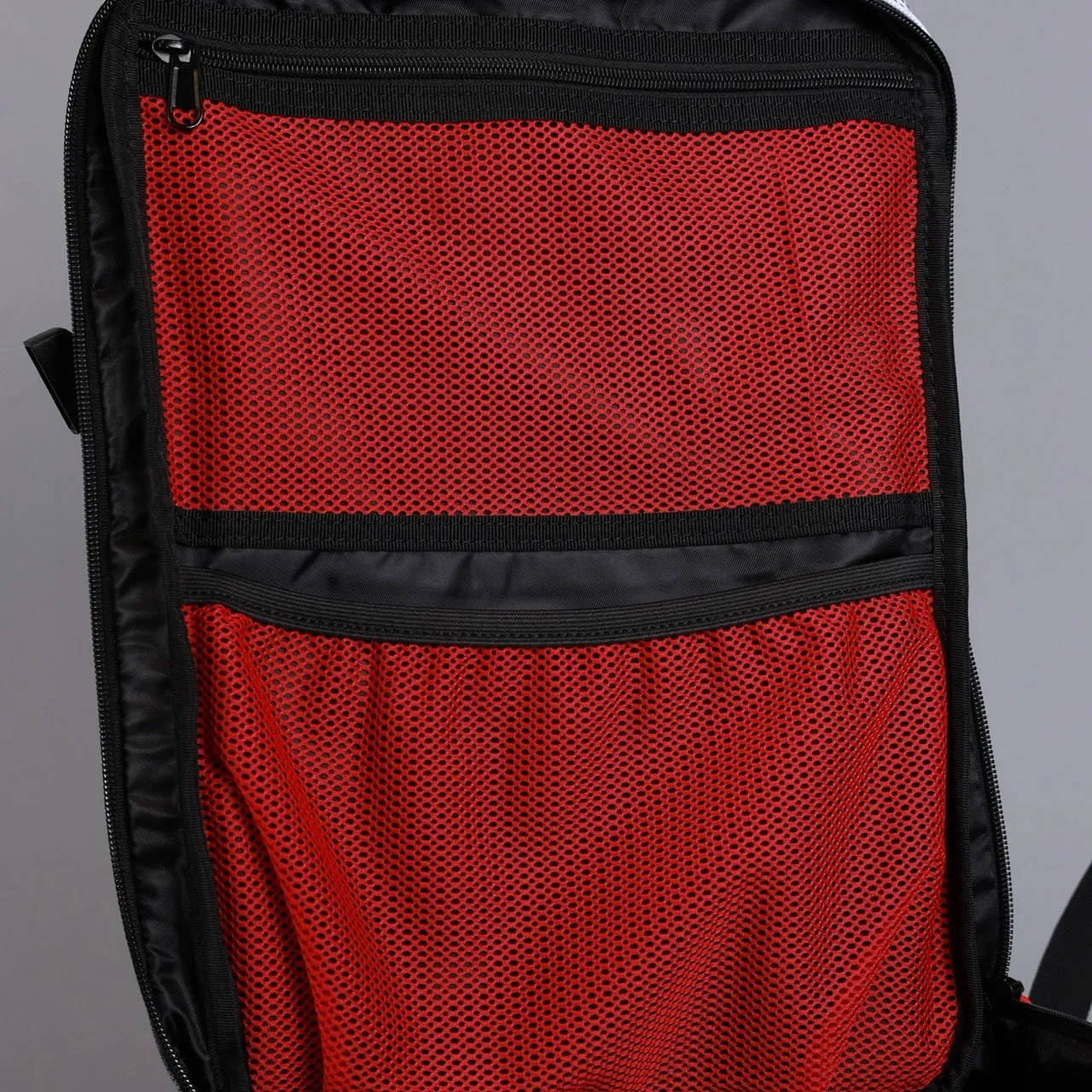 25L Backpack Timber Wolf Savage Red