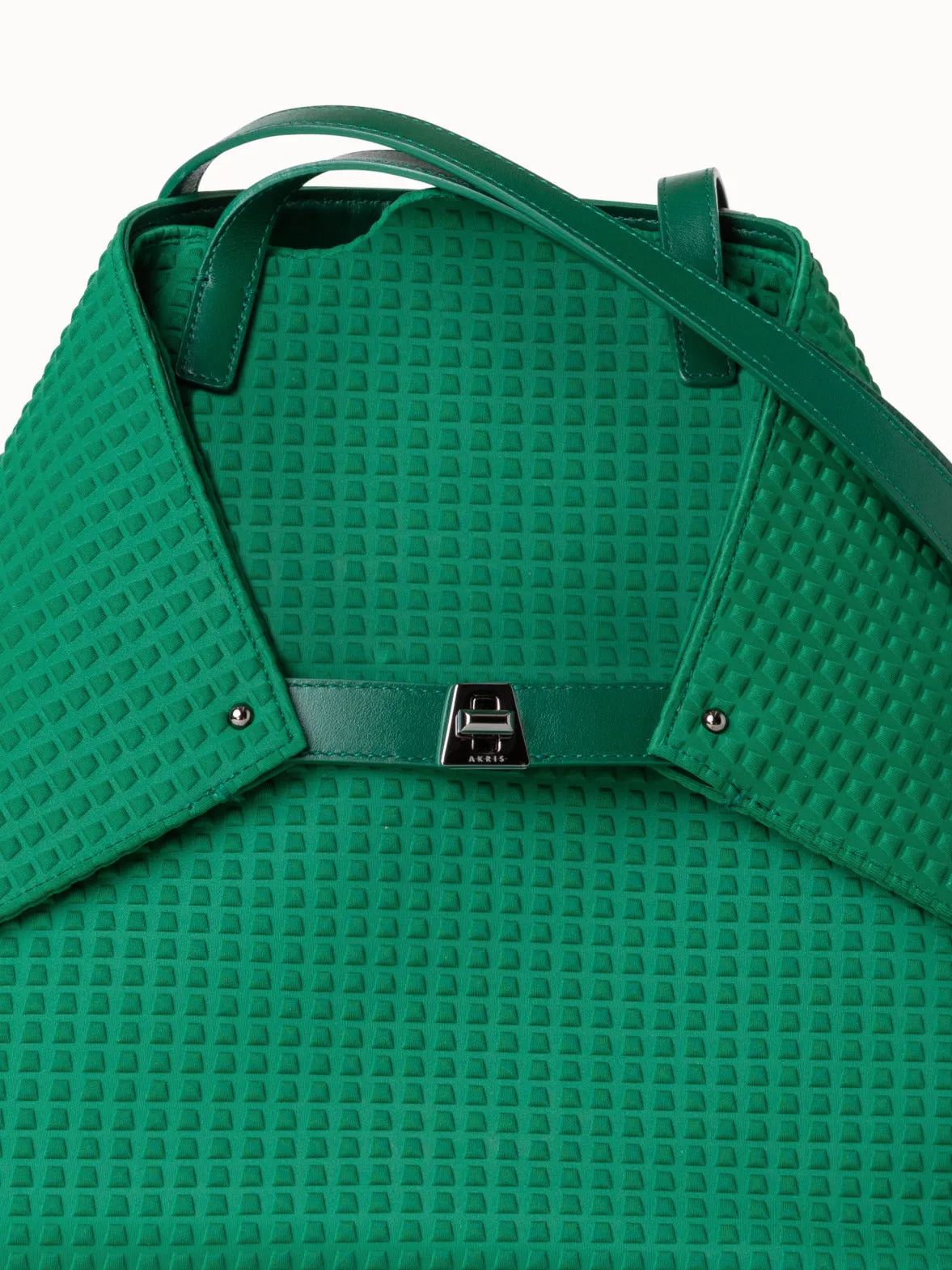 Ai Medium Shoulder Tote