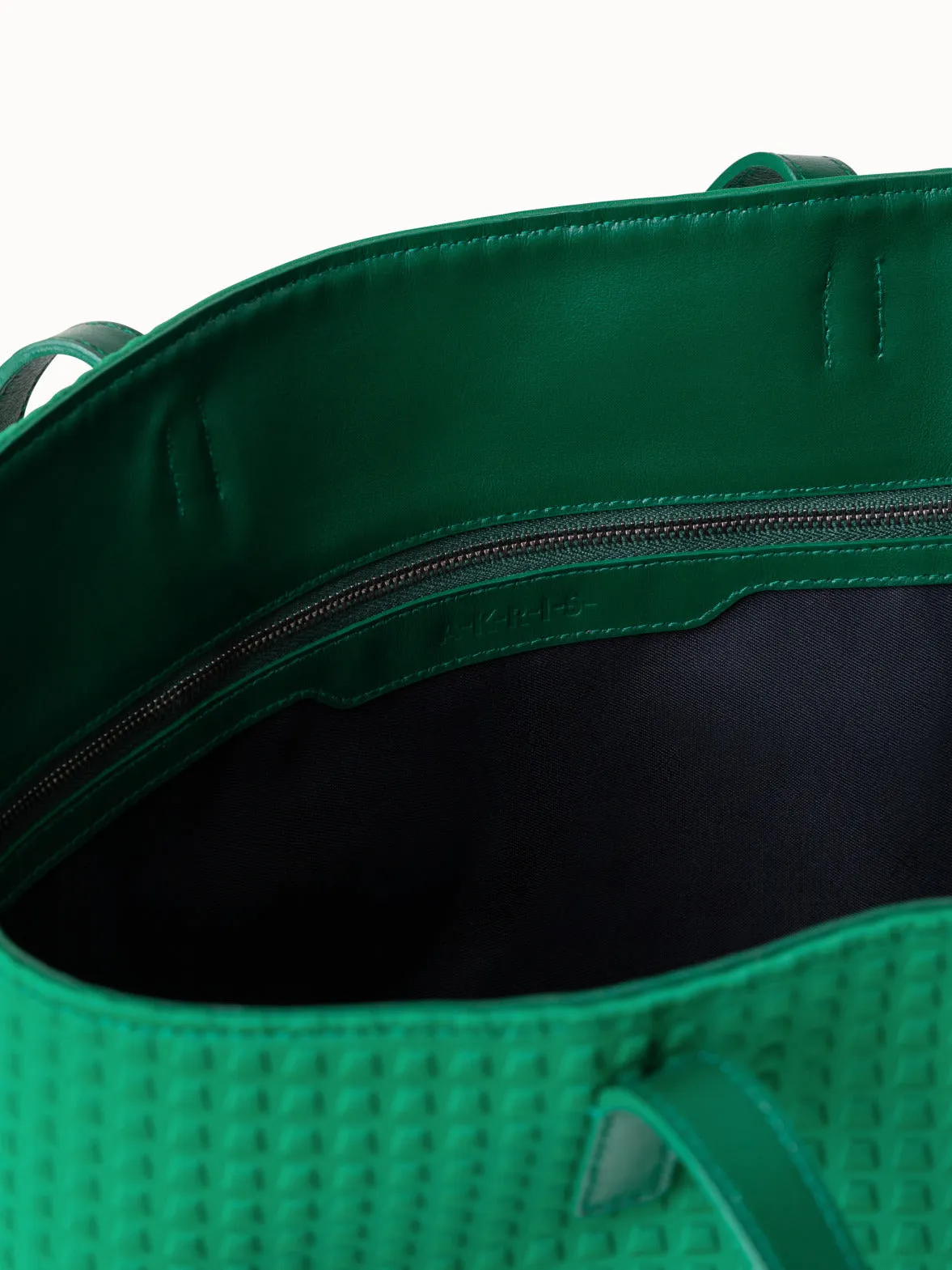 Ai Medium Shoulder Tote