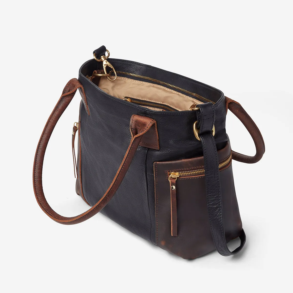 Amelia Satchel