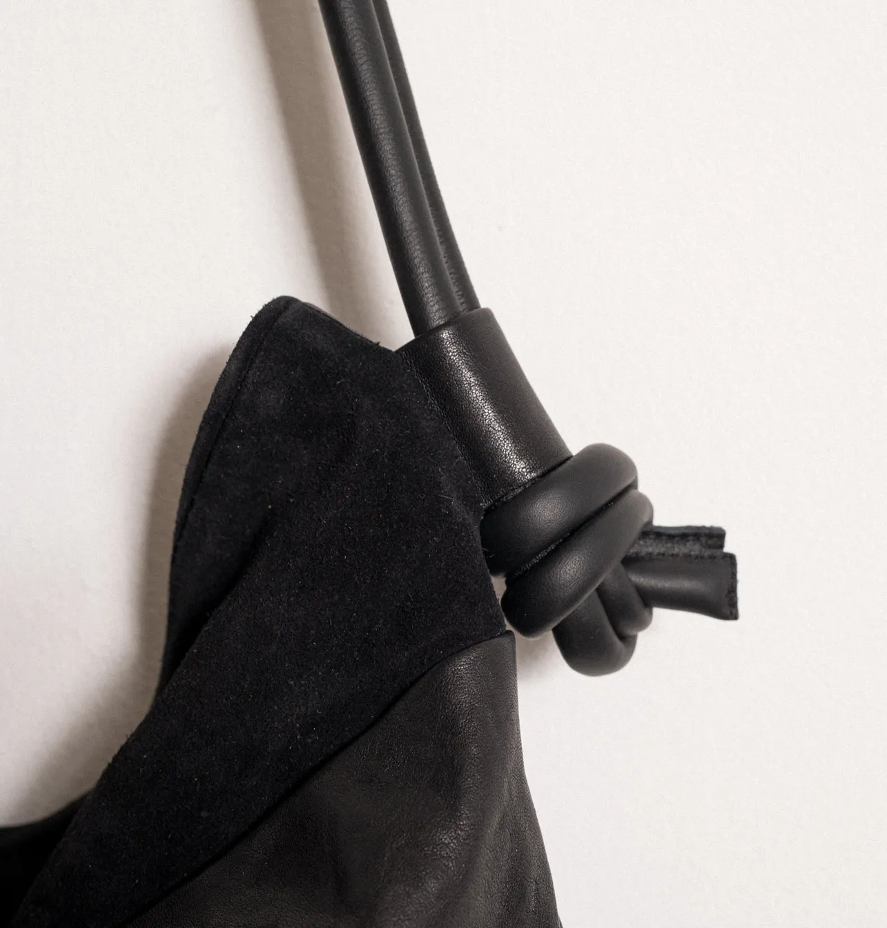 BROOKLYN ROUND SHOULDER BAG