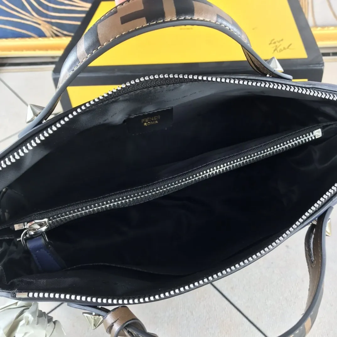 EN   Designer bags by Fendi 042