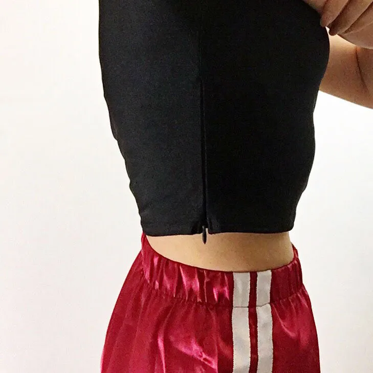 HIGH NECK SLEEK CROP TOP