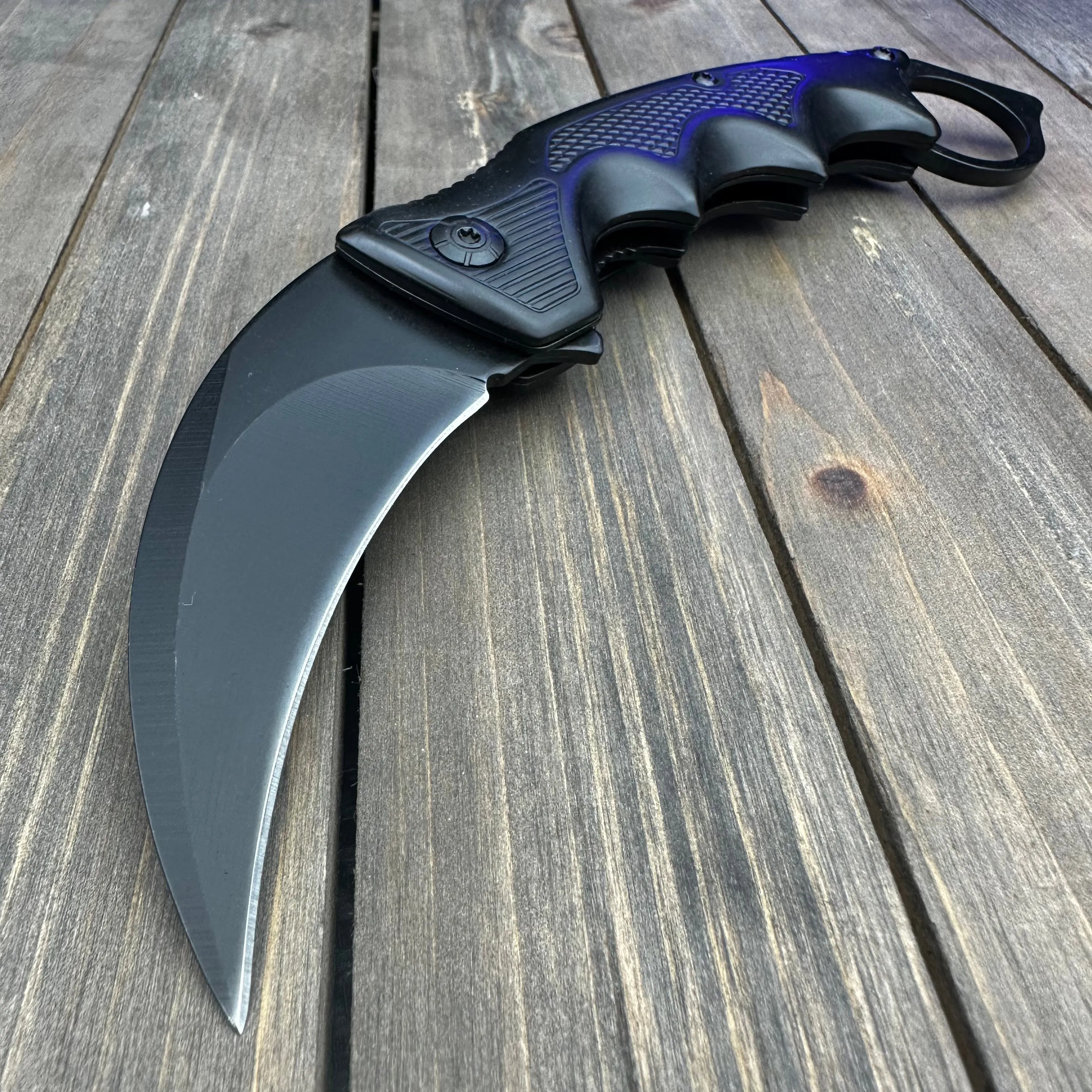 Onyx Folding Karambit Knife