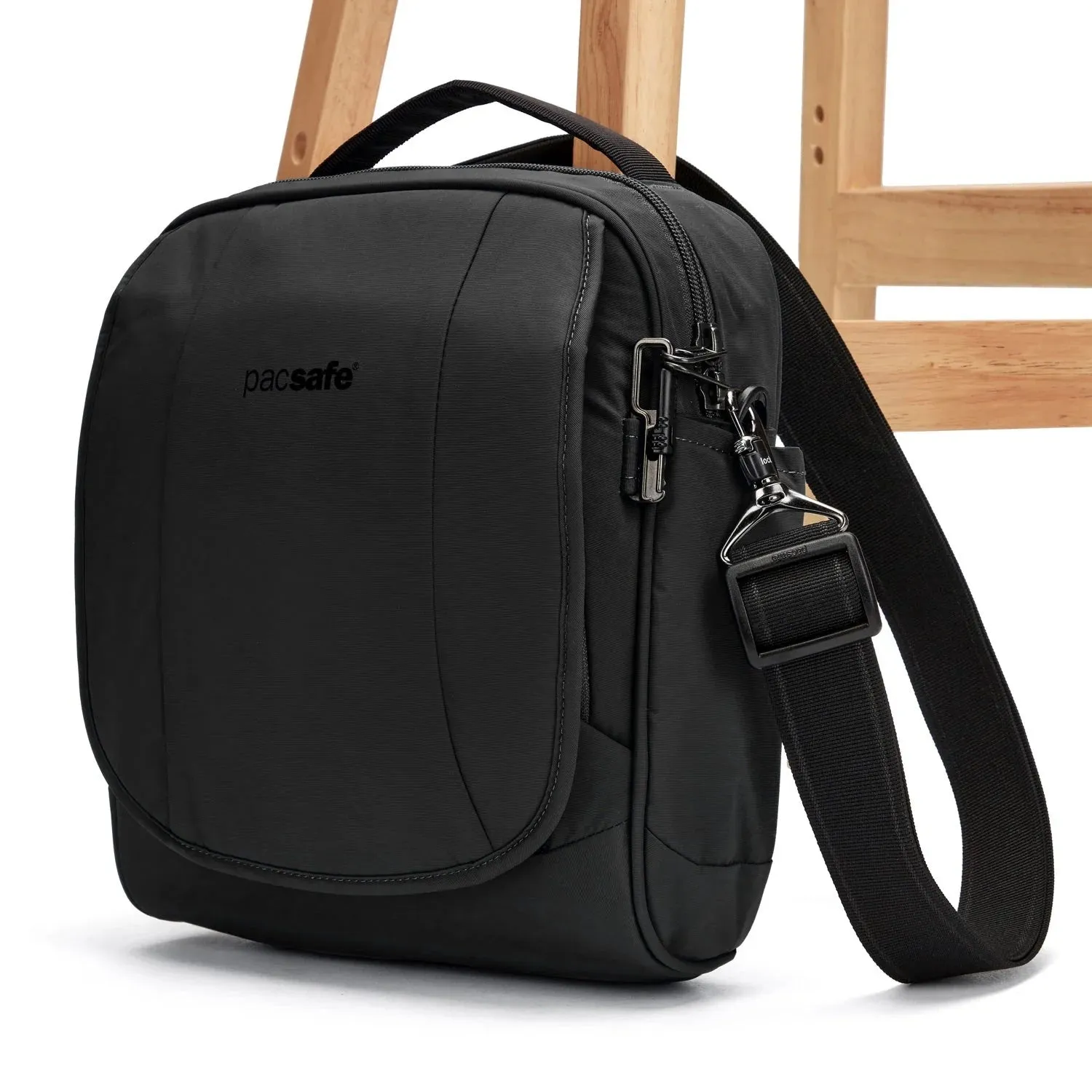 Pacsafe LS200 Anti Theft Crossbody