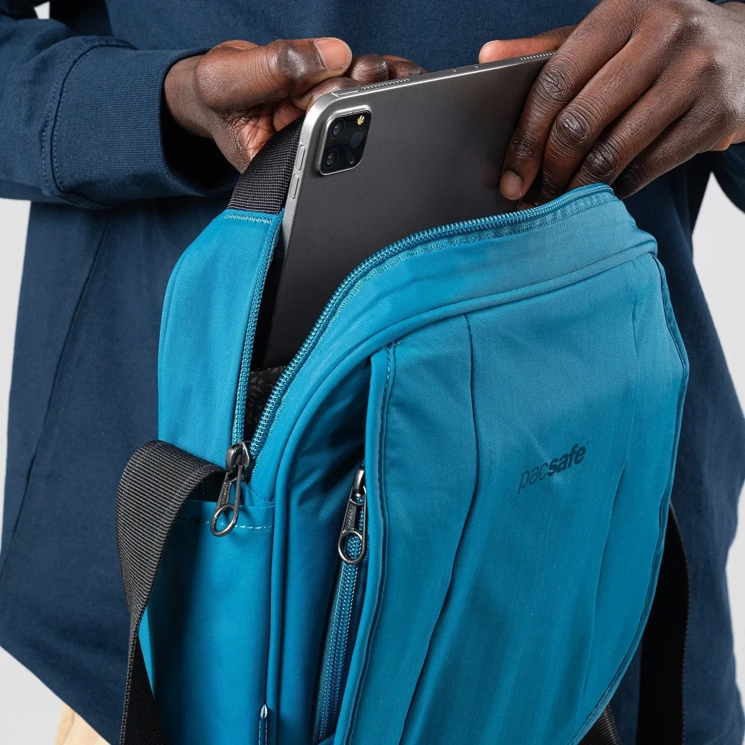 Pacsafe LS200 Anti Theft Crossbody