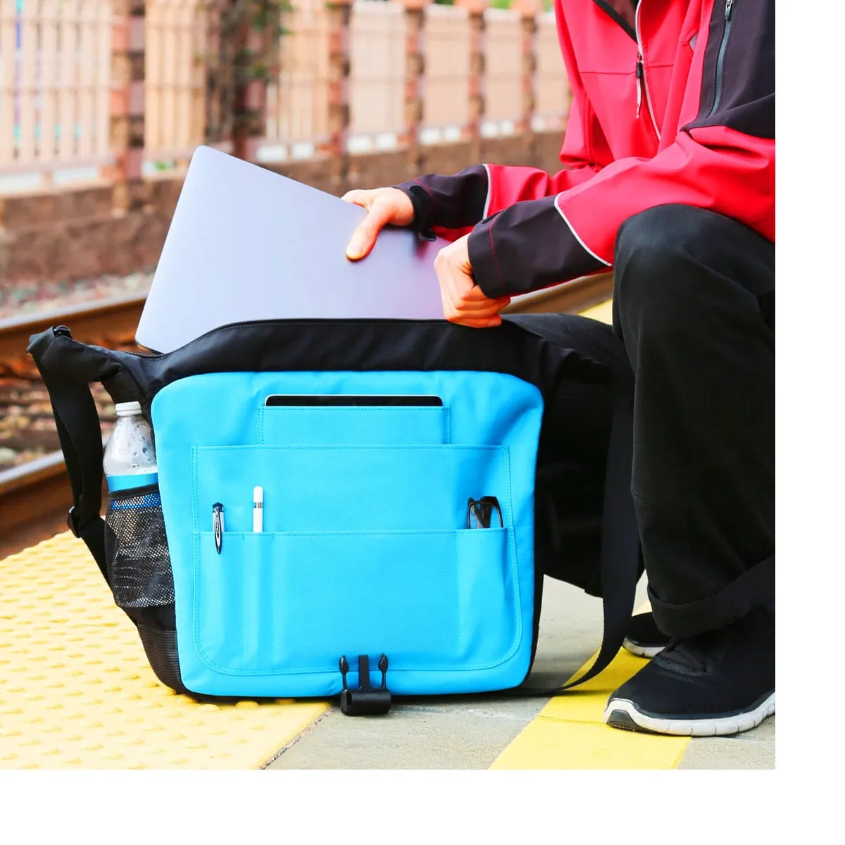Universal Messenger Bag